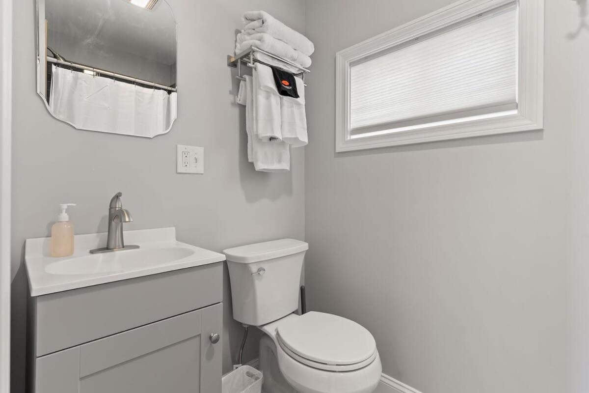 Steps To Beach Fully Renovated Sleeps 6 Hampton Exterior photo