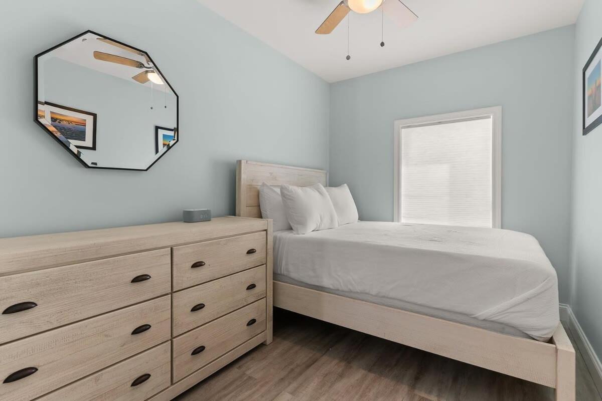 Steps To Beach Fully Renovated Sleeps 6 Hampton Exterior photo