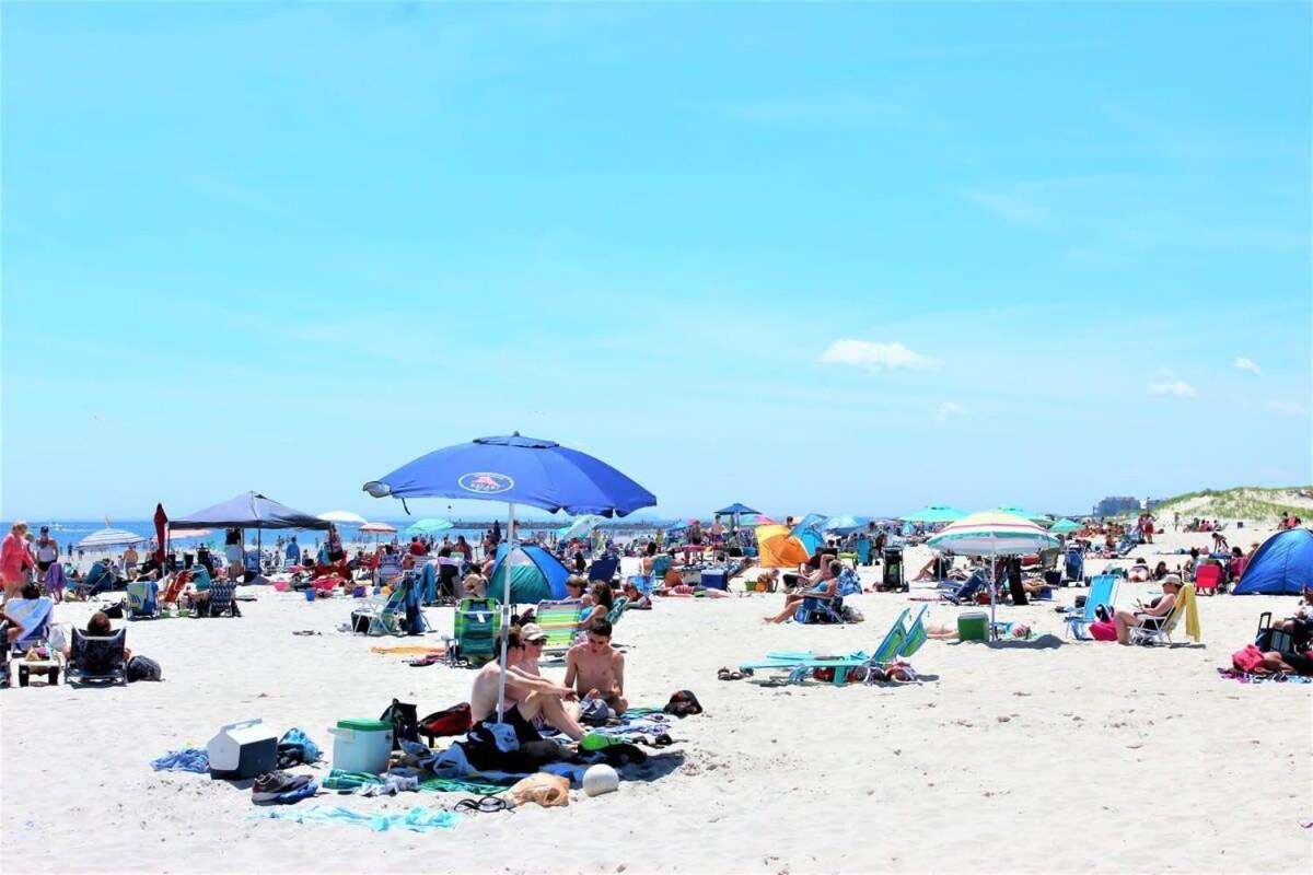 Steps To Beach Fully Renovated Sleeps 6 Hampton Exterior photo
